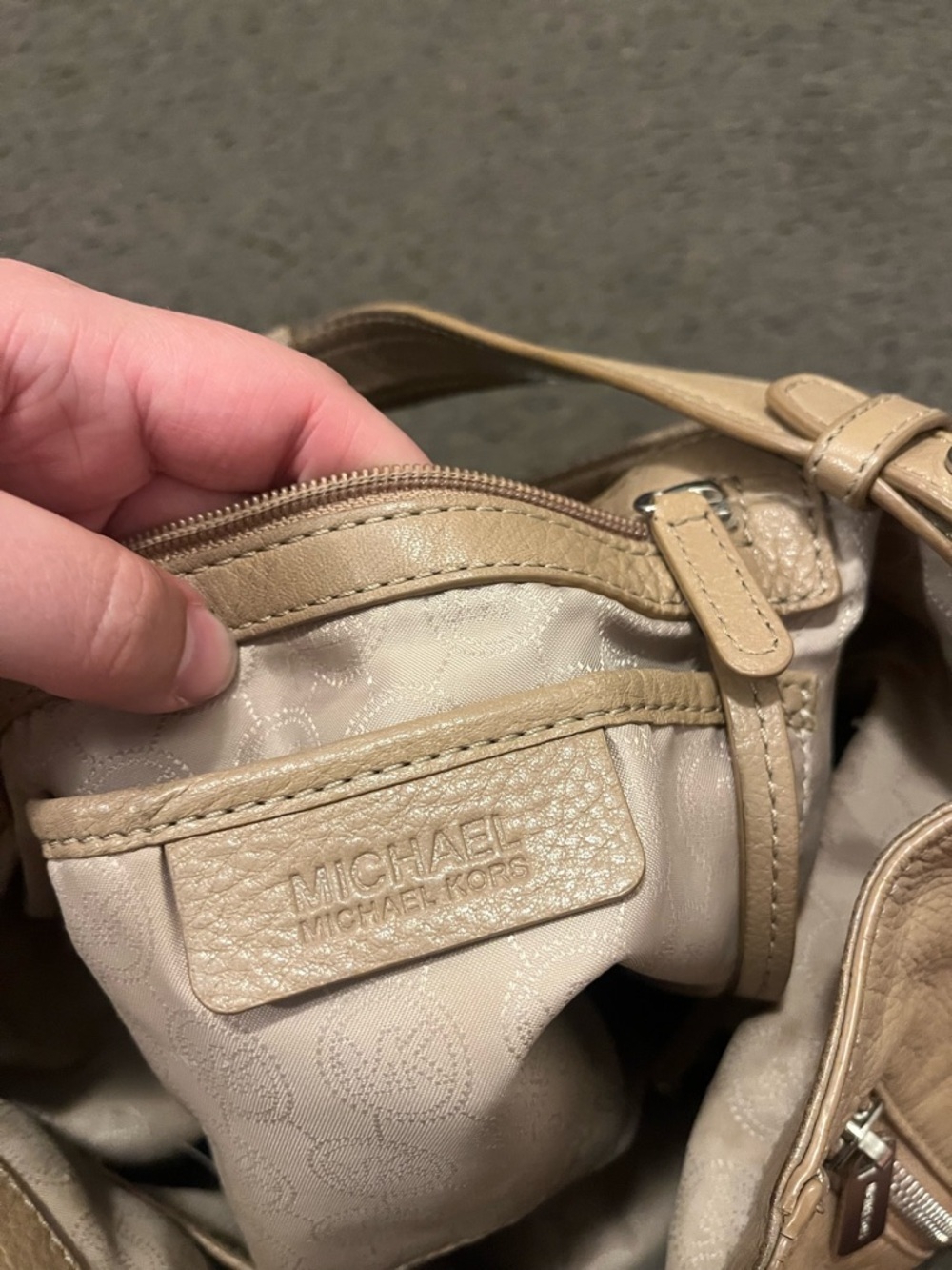 Michael Kors Leather Shoulder Bag - Picture 6 of 7